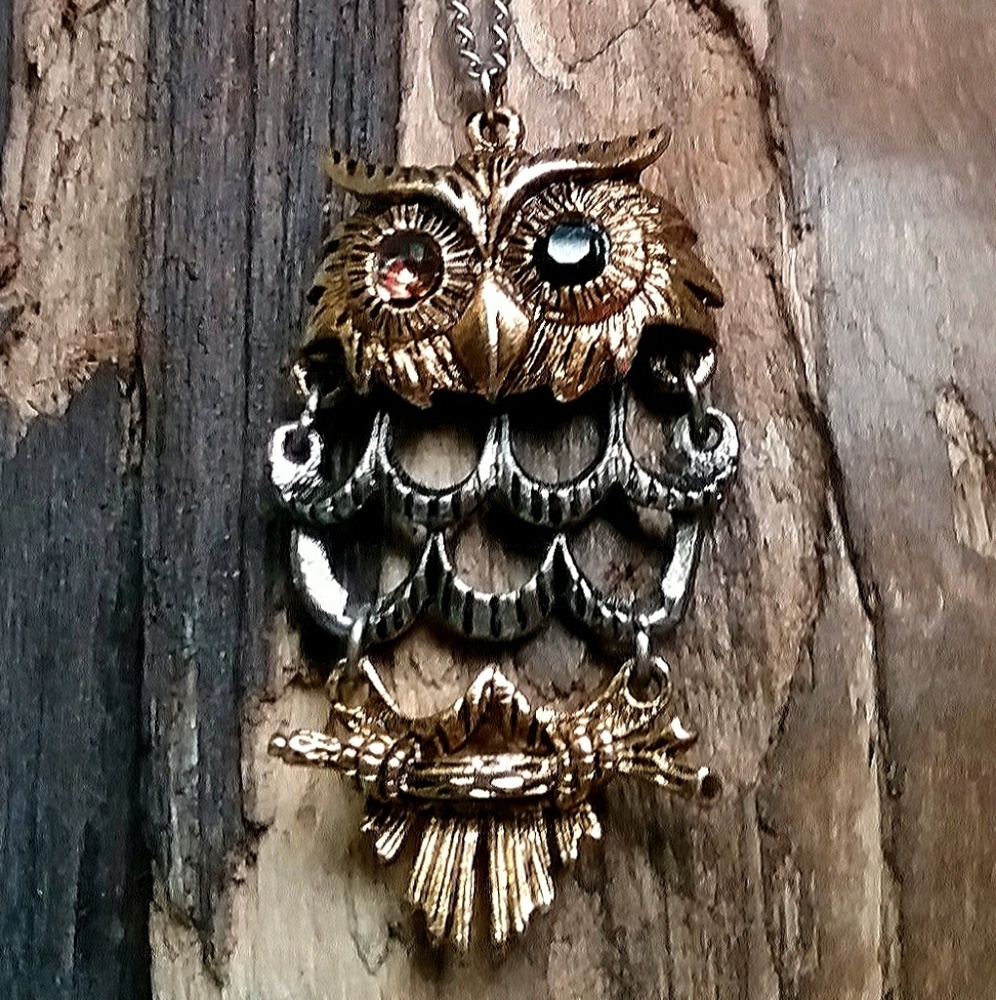 Vintage owl pendant necklace- gold & silver tone